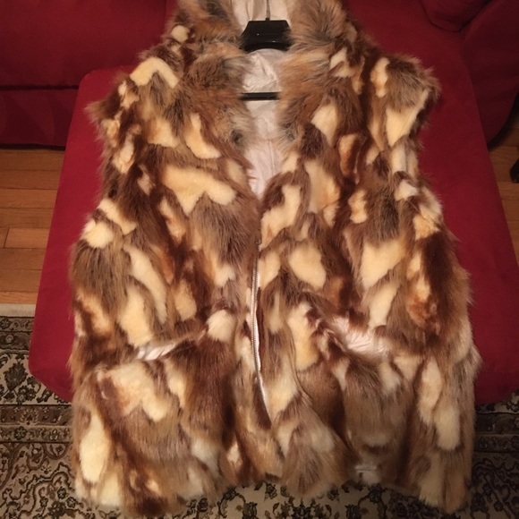 Handmade faux fur vest with hood. Zip front. Pocketed. Size 2XL. Worn about 10x. - Picture 2 of 6